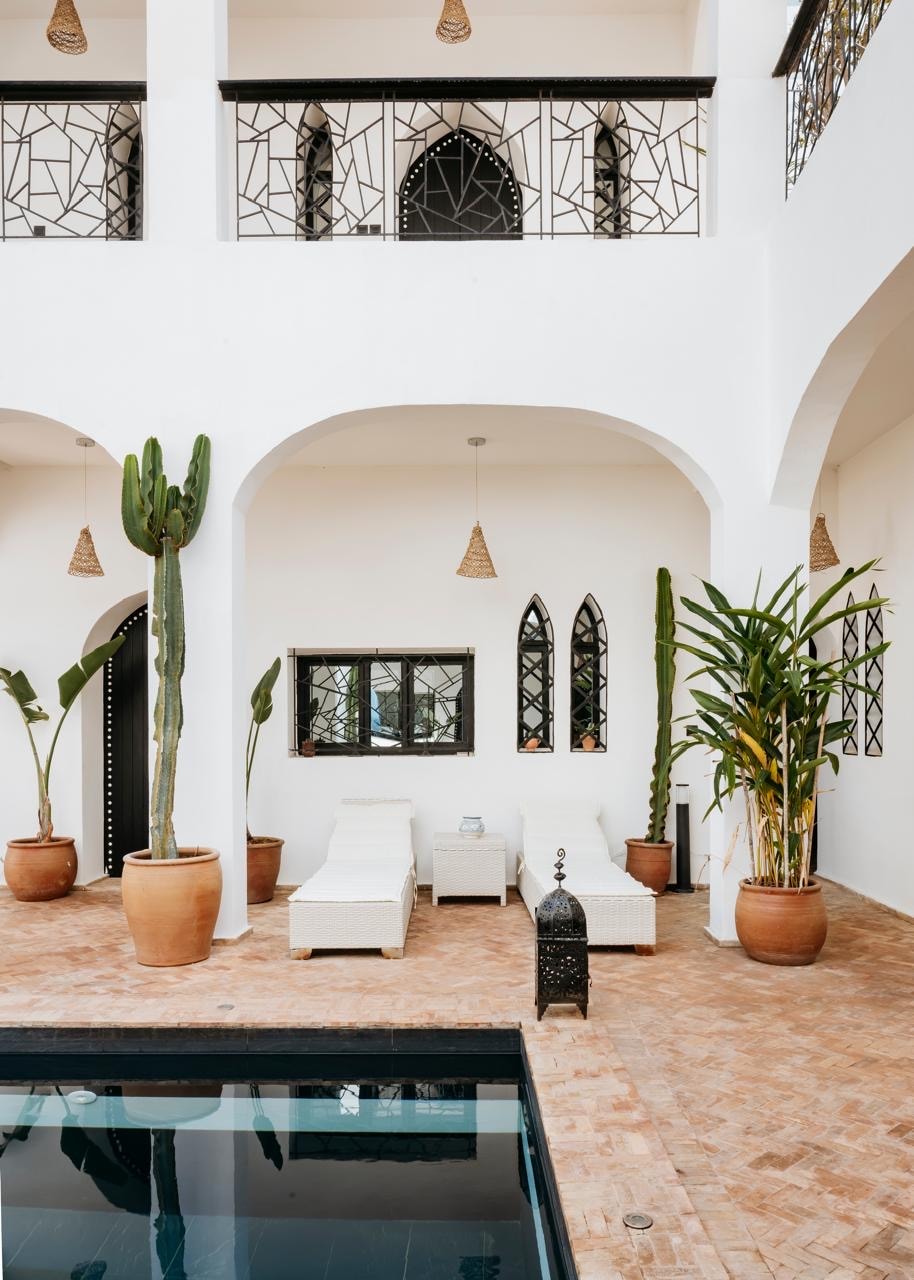 The Yogi Surfer villa amenities and gardens